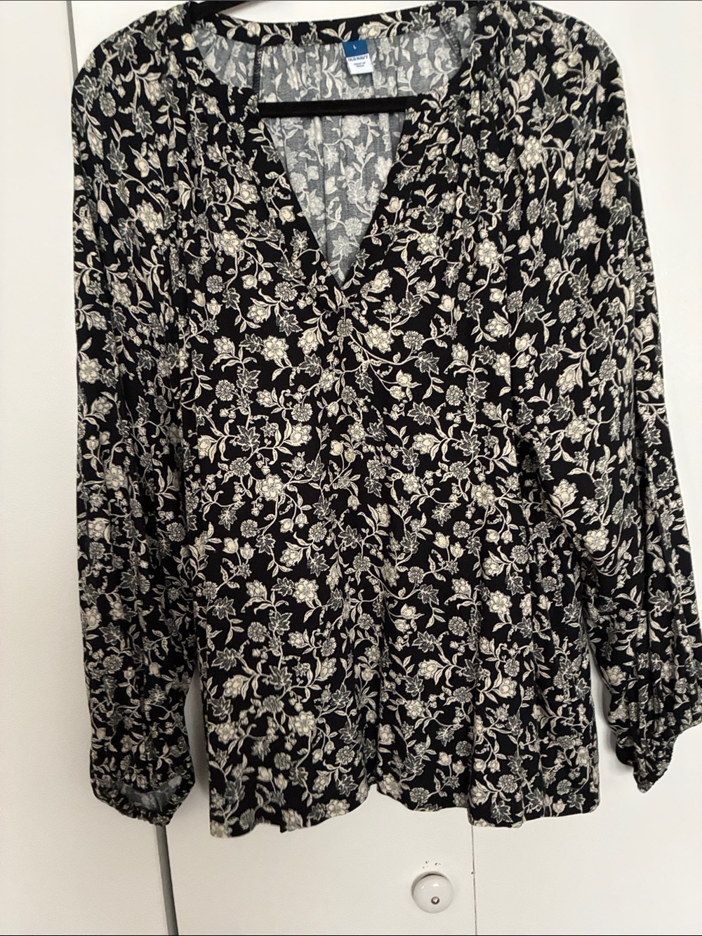 Old Navy Black and Cream Floral V-Neck Blouse
